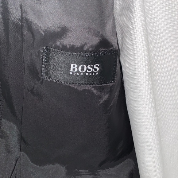 Hugo Boss Stretch Sports Jacket Size 40 US, 50 EU. 3 Button Closure. 96% Wool - Picture 7 of 10